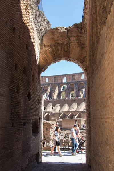 Colosseum iç ayrıntılı görünümü, Roma, Lazio, İtalya.