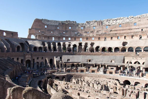 罗马、拉齐奥、意大利斗兽场或弗拉维安露天剧场的内部. — 图库照片