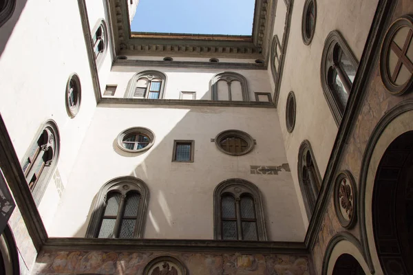 Patio interior del Palazzo Vecchio, Florencia, Toscana, Italia . — Foto de Stock