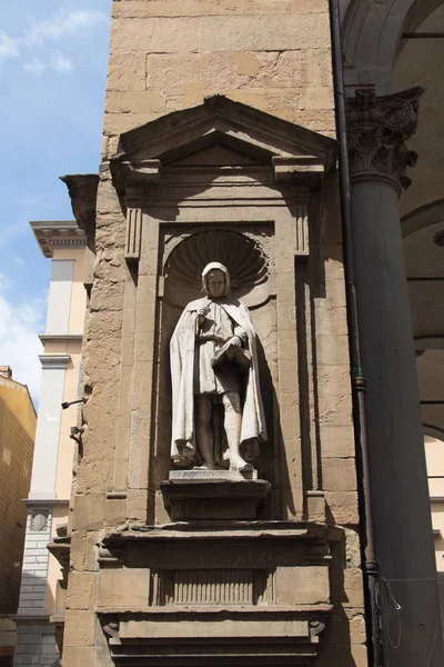 Giovanni Villani Niche-szobor a Loggia del Mercato Nuovo, Firenze, Olaszország. — Stock Fotó