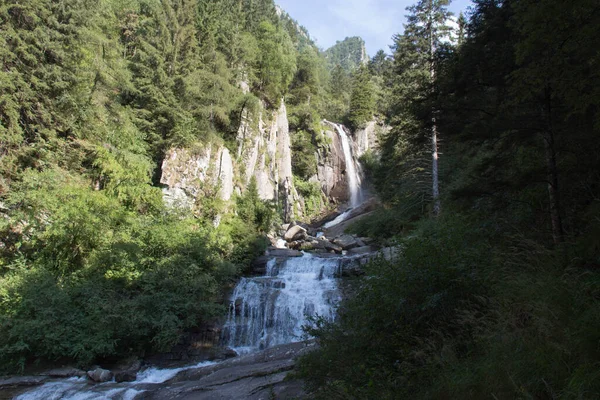 Vista Cascada Montaña Salt Rebet Bosque Braone Valley Italia — Foto de Stock