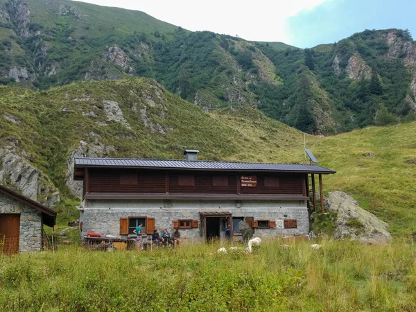 Veduta Del Rifugio Franco Prandini Foppe Braone Lombardia Italia — Foto Stock