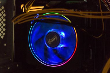 Neon ışık işlemcisinin yakın görüntüsü.