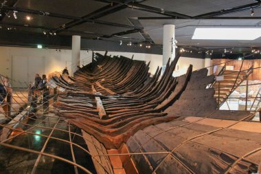 Stockholm, İsveç - 21 Nisan 2019: The Riddarholm Ship in Viking Müzesi manzarası 21 Nisan 2019 'da İsveç' te.