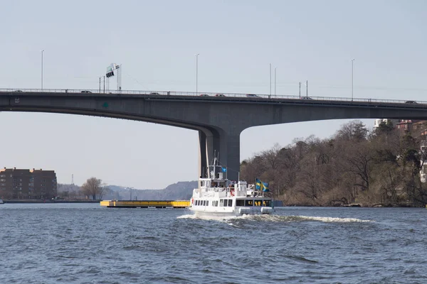 Estocolmo Suecia Abril 2019 Vista Del Puente Occidental Día Soleado — Foto de Stock