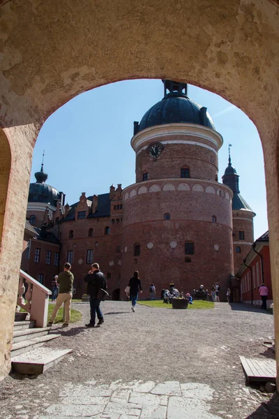 Mariefred Sweden April 2019 View Arch Tourists Interior Courtyard Gripsholm — Stock Photo, Image