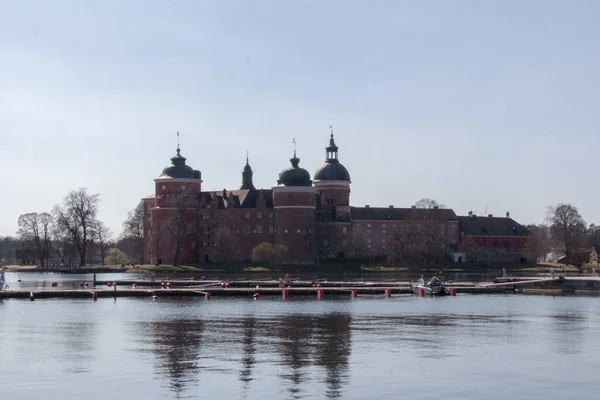 Mariefred Szwecja Kwietnia 2019 Widok Zamek Molo Gripsholm Słoneczny Dzień — Zdjęcie stockowe