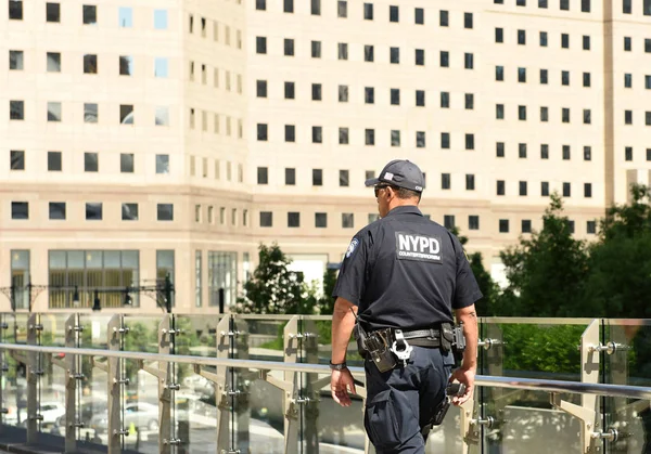New York polisi counter terörizm memur Manhattan sokaklarında görevlerini gerçekleştirme.