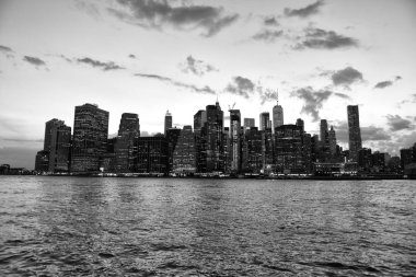 New York cityscape. New York City, Brooklyn Bridge Park alt Manhattan görünümünde finans bölgesi.