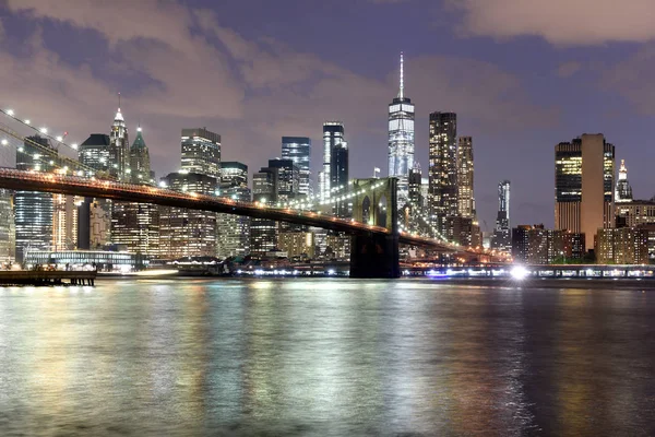 Nueva York Distrito Financiero Bajo Manhattan Con Brooklin Bridge Noche — Foto de Stock