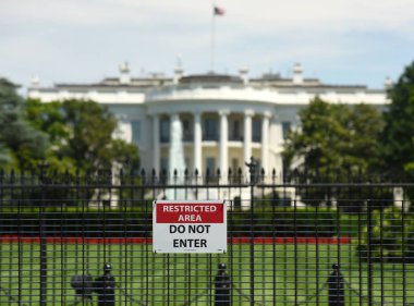 Washington, Dc - 01 Haziran 2018: yazıt ile 'Yasak bölge, girmeyin' çitin çevresinde Beyaz Saray, Washington Dc üzerinde oturum.