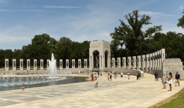 Washington, Dc - 01 Haziran 2018: Ziyaretçiler dünya savaşı Washington anma.