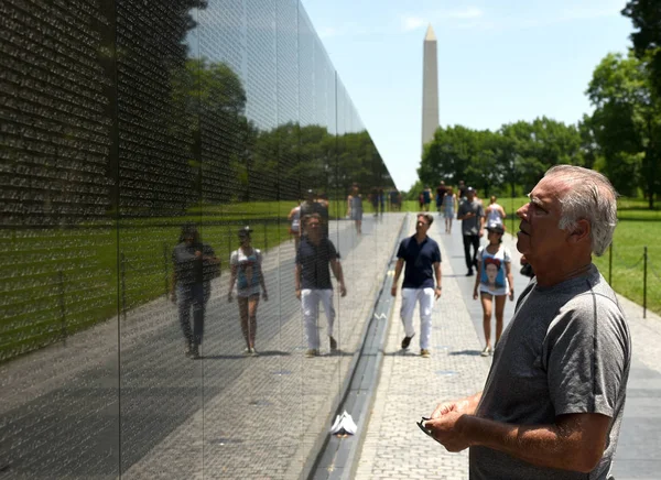 Washington June 2018 Visitors Vietnam War Memorial Washington — Stock Photo, Image