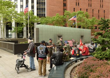 New York, Amerika Birleşik Devletleri - 28 Mayıs 2018: Vietnam Gazileri Vietnam Gazileri Plaza, olarak da bilinen New York Vietnam Gazileri Anıtı üzerinde bellek günde toplantı sırasında.