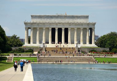Washington, Dc - 01 Haziran 2018: İnsanlar DC Lincoln Memorial yakınındaki.
