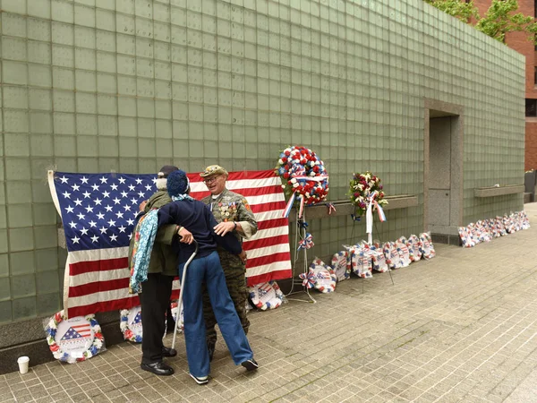 New York, Amerika Birleşik Devletleri - 28 Mayıs 2018: Vietnam Gazileri Vietnam Gazileri Plaza, olarak da bilinen New York Vietnam Gazileri Anıtı üzerinde bellek günde toplantı sırasında.