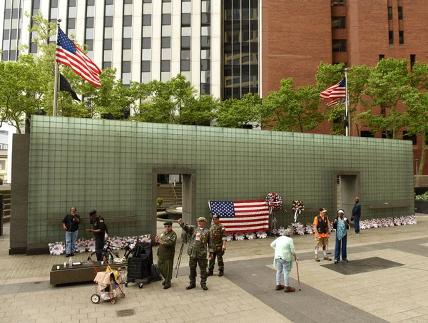 New York, Amerika Birleşik Devletleri - 28 Mayıs 2018: Vietnam Gazileri Vietnam Gazileri Plaza, olarak da bilinen New York Vietnam Gazileri Anıtı üzerinde bellek günde toplantı sırasında.