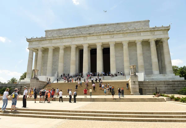 Washington Junho 2018 Pessoas Perto Lincoln Memorial — Fotografia de Stock