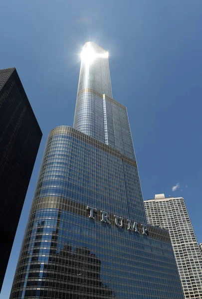 Chicago Usa Kesäkuu 2018 Trump International Hotel Tower Chicago — kuvapankkivalokuva