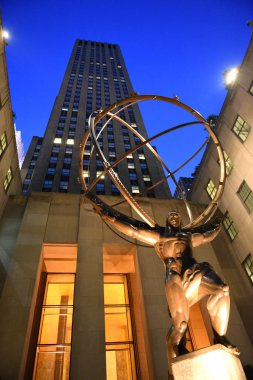 New York, Amerika Birleşik Devletleri - 25 Mayıs 2018: Heykel Atlas of New York'ta Rockefeller Merkezi önünde