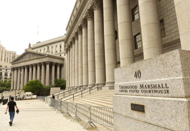 New York, ABD - 10 Haziran 2018: Thurgood Marshall adliye ve New York Eyalet Yüksek Mahkemesi binalar.