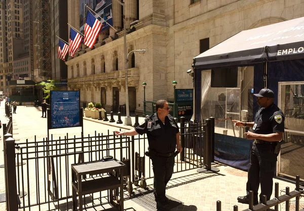 Nueva York Mayo 2018 Seguridad Entrada Bolsa Nueva York —  Fotos de Stock