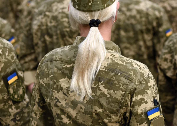 Żołnierz Kobieta Kobieta Wojsku Odzież Uniformowa Wojskowa Ukrainy Ukraińskich Żołnierzy — Zdjęcie stockowe