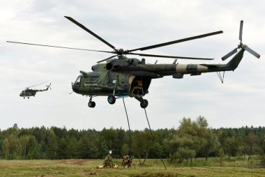 Starytchi, Ukrayna - 6 Eylül 2018. Amerika Birleşik Devletleri ve diğer Nato ülkelerinin Lviv Bölgesi, Ukrayna ile askeri tatbikatları. Hızlı Trident - 2018 askeri tatbikatlar Ukrayna.