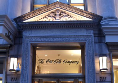 New York, Amerika Birleşik Devletleri - 25 Mayıs 2018: Coca-Cola ofiste 5th Ave, New York, NY