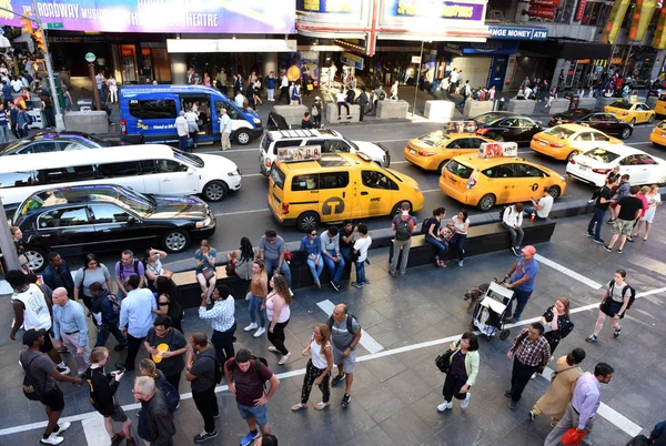 Nueva York Estados Unidos Mayo 2018 Personas Taxis Amarillos Times —  Fotos de Stock