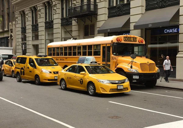 New York Verenigde Staten Mei 2018 Gele Taxi Bus Van — Stockfoto