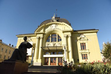 Chernivtsi müzik ve Drama Tiyatrosu, Ukrayna