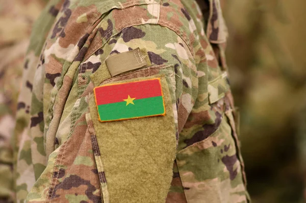 Burkina Faso Zászlaja Katonák Kar Burkina Faso Csapatok Kollázs — Stock Fotó