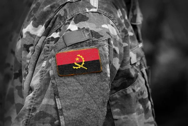 Bandiera Dell Angola Sul Braccio Dei Soldati Collage — Foto Stock