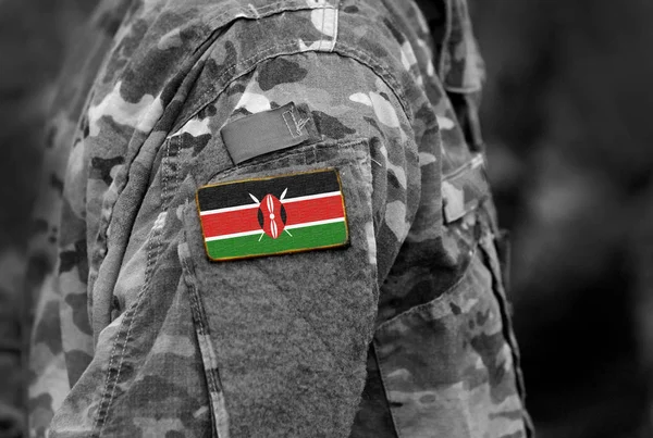 Флаг Кении Солдатской Руке Флаг Кении Военной Форме Армия Войска — стоковое фото