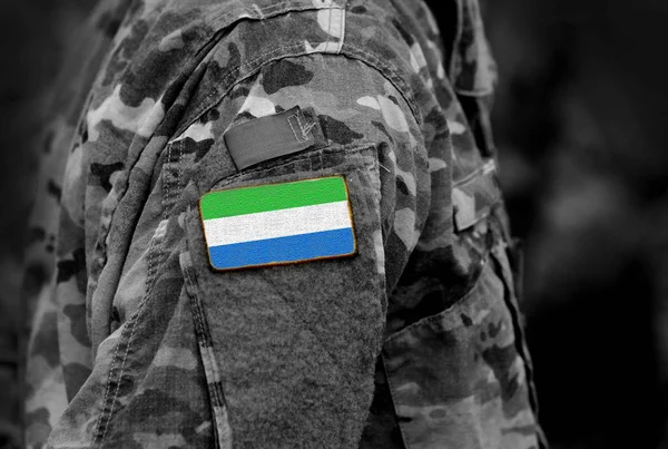 Sierra Leones Flagga Soldater Arm Sierra Leones Flagga Militär Uniform — Stockfoto