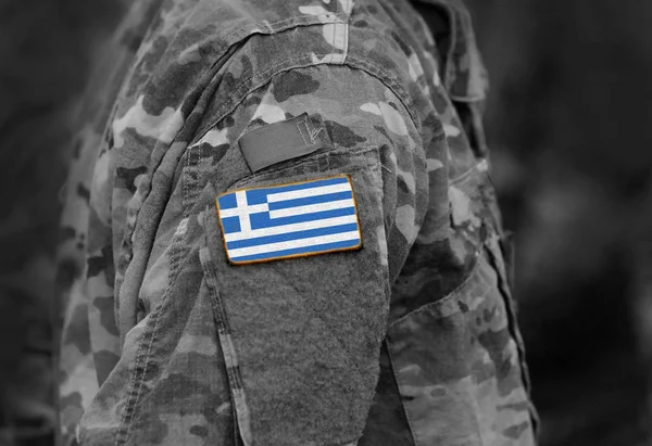 Σημαία Της Ελλάδας Στο Μπράτσο Στρατιώτες Κολάζ — Φωτογραφία Αρχείου