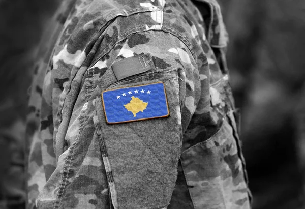 Bandiera Del Kosovo Sul Braccio Dei Soldati Collage — Foto Stock