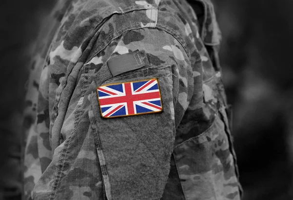 Σημαία Του Ηνωμένου Βασιλείου Στο Μπράτσο Στρατιώτες Σημαία Του Ηνωμένου — Φωτογραφία Αρχείου