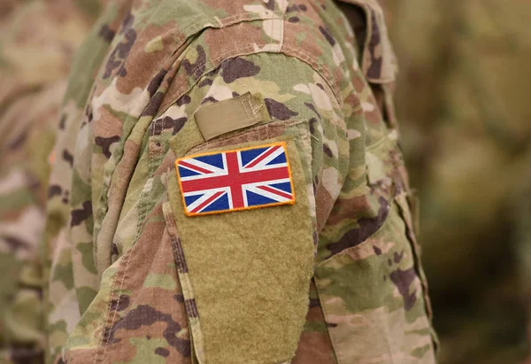 Σημαία Του Ηνωμένου Βασιλείου Στο Μπράτσο Στρατιώτες Σημαία Του Ηνωμένου — Φωτογραφία Αρχείου