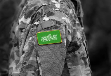 Asker kolundaki bayrak Hamas. Hamas'ın askeri üniformalar (kolaj bayrağı).
