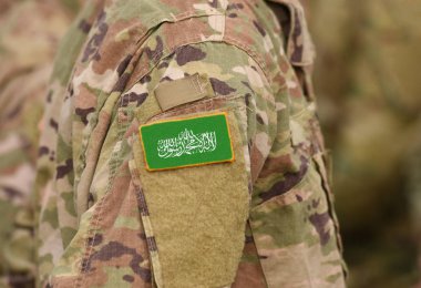 Asker kolundaki bayrak Hamas. Hamas'ın askeri üniformalar (kolaj bayrağı).
