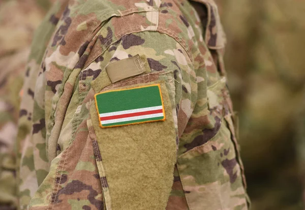 Bandera Chechenia República Ichkeria Sobre Uniformes Militares Bandera Chechenia República — Foto de Stock