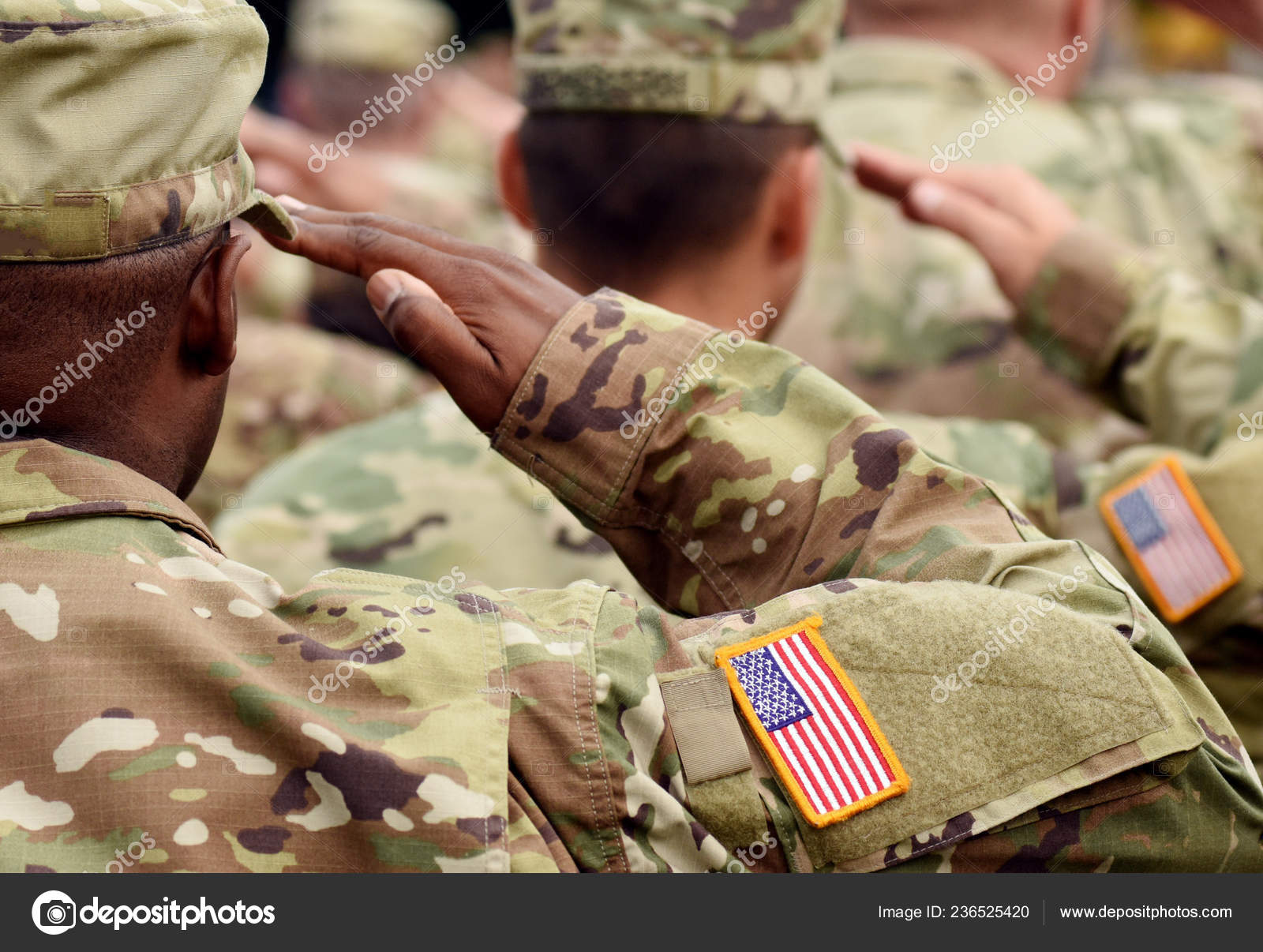 Saudação Do Soldado Americano Imagem de Stock - Imagem de homem