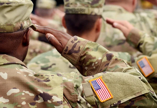 Uma Saudação Soldado Americano Exército Dos Eua Tropas Americanas Militar — Fotografia de Stock