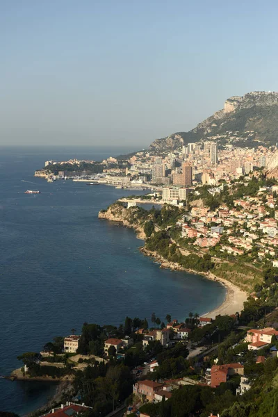 Mónaco y Roquebrune-Cap-Martin, Costa Azul de la Riviera francesa . —  Fotos de Stock