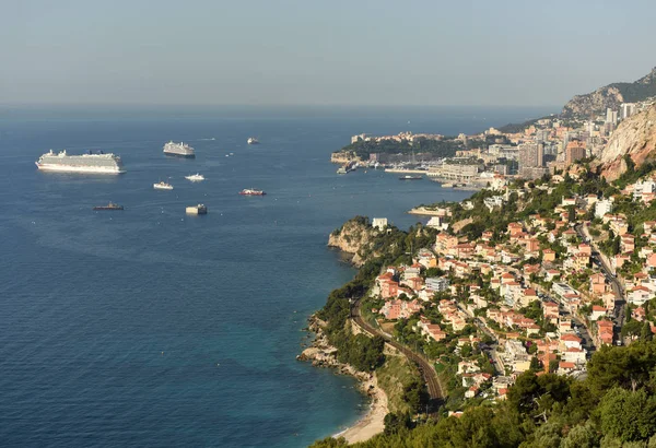 Mónaco y Roquebrune-Cap-Martin, Costa Azul de la Riviera francesa . —  Fotos de Stock