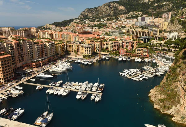 Ciudad de Mónaco. Fontvieille y el puerto de Mónaco — Foto de Stock