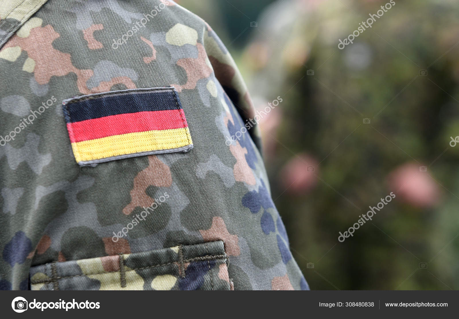 Bandera de Alemania en el brazo de los Alemania uniforme