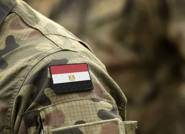 Bandera de Egipto sobre uniforme militar . — Foto de Stock